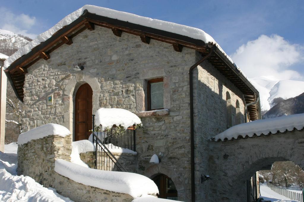 B&B Cascina Dell'Orso Castelsantangelo sul Nera Dış mekan fotoğraf