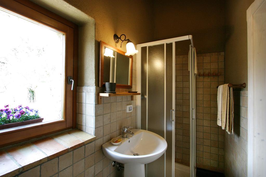 B&B Cascina Dell'Orso Castelsantangelo sul Nera Oda fotoğraf